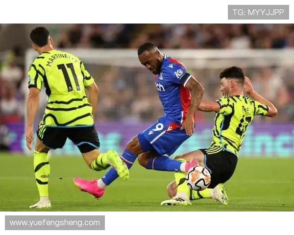 埃泽远射变线击中横梁 赖斯补射高出错失良机